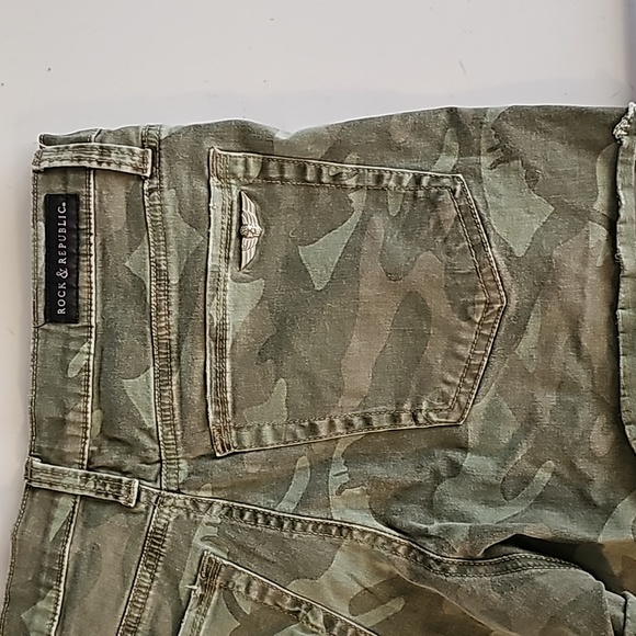 Camo Rock and Republic shorts - Picture 7 of 7